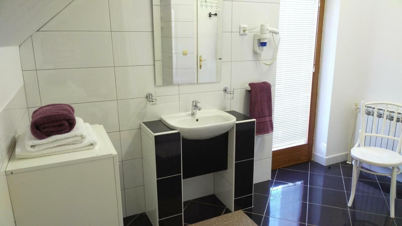 Guest House Kolic Drežnik Grad Buitenkant foto